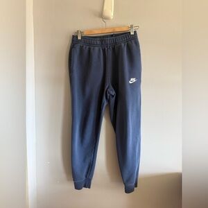 Nike Club Fleece Joggers – Midnight Navy (Size Small)